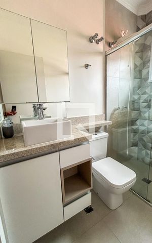 Casa à venda com 125m², 3 quartos e 2 vagas Casa à venda com 125m², 3 quartos e 2 vagasBanheiro 2