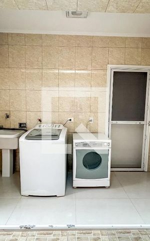 Casa à venda com 125m², 3 quartos e 2 vagas Casa à venda com 125m², 3 quartos e 2 vagasÁrea de Serviço