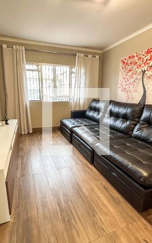 Casa à venda com 125m², 3 quartos e 2 vagas Casa à venda com 125m², 3 quartos e 2 vagasSala