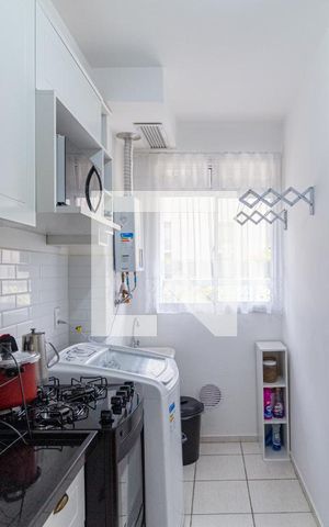 Apartamento à venda com 46m², 2 quartos e 1 vagaCozinha e área de serviço