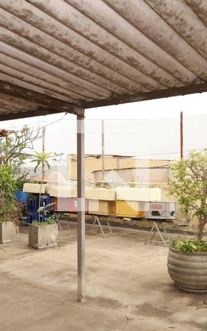 Casa à venda com 316m², 4 quartos e 1 vagaÁrea de Serviço