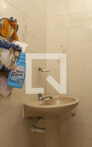 Casa à venda com 316m², 4 quartos e 1 vagaBanheiro 4 - (Salão de festas)