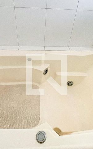 Apartamento à venda com 137m², 2 quartos e 1 vaga Apartamento à venda com 137m², 2 quartos e 1 vagaBanheiro da Suíte