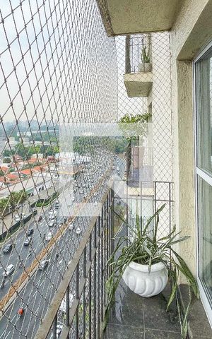 Apartamento à venda com 137m², 2 quartos e 1 vaga Apartamento à venda com 137m², 2 quartos e 1 vagaVaranda