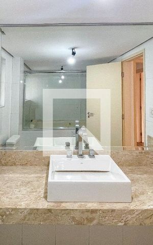 Apartamento à venda com 137m², 2 quartos e 1 vaga Apartamento à venda com 137m², 2 quartos e 1 vagaBanheiro da Suíte