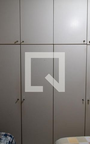 Apartamento à venda com 83m², 2 quartos e 1 vagaQuarto 2 - Armários