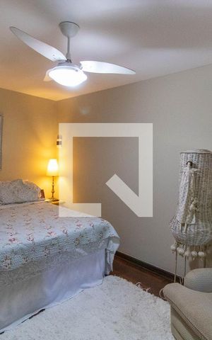 Casa à venda com 4700m², 8 quartos e 6 vagasSuíte 1 Casa 2