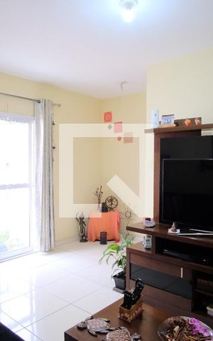 Casa de condomínio à venda com 130m², 3 quartos e 2 vagasSala