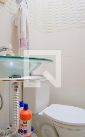 Casa de condomínio à venda com 130m², 3 quartos e 2 vagasLavabo