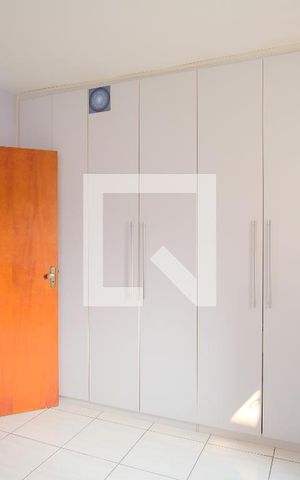 Casa de condomínio à venda com 130m², 3 quartos e 2 vagasSuíte