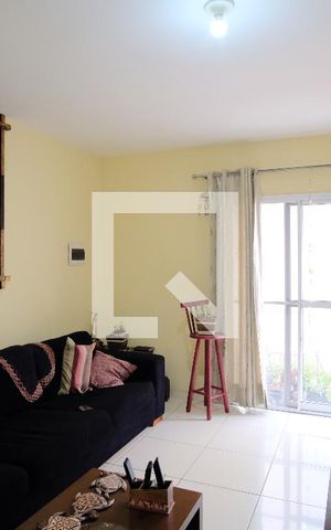 Casa de condomínio à venda com 130m², 3 quartos e 2 vagasSala