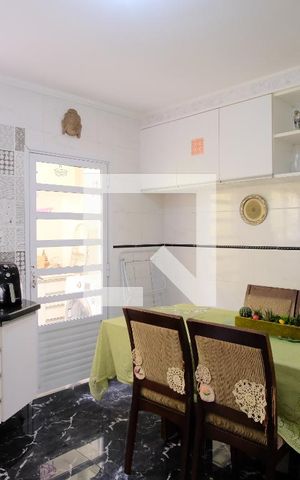 Casa de condomínio à venda com 130m², 3 quartos e 2 vagasCozinha