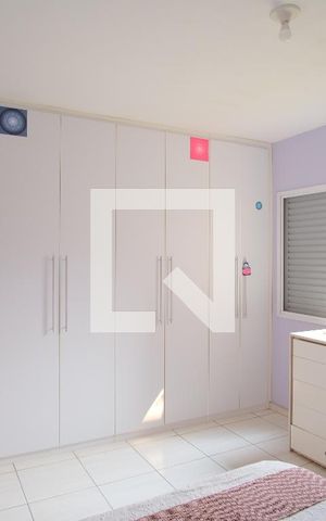 Casa de condomínio à venda com 130m², 3 quartos e 2 vagasSuíte