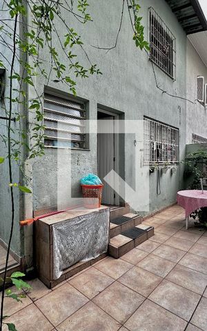 Casa para alugar com 170m², 4 quartos e 2 vagas Casa para alugar com 170m², 4 quartos e 2 vagasQuintal