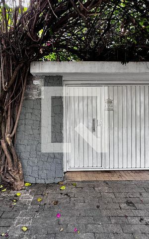 Casa para alugar com 170m², 4 quartos e 2 vagas Casa para alugar com 170m², 4 quartos e 2 vagasFachada