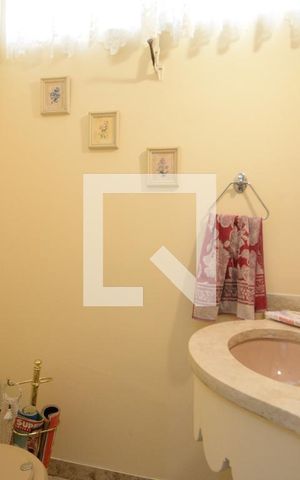 Casa para alugar com 250m², 3 quartos e 4 vagasLavabo