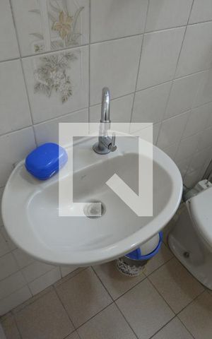 Casa para alugar com 250m², 3 quartos e 4 vagasBanheiro de Serviço