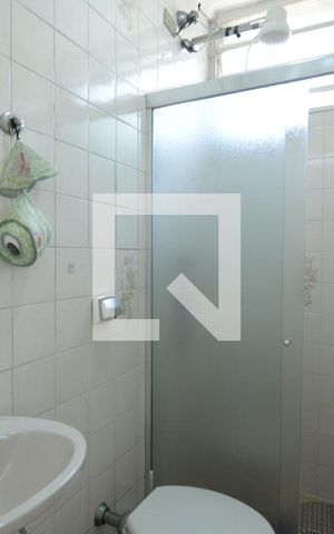Casa para alugar com 250m², 3 quartos e 4 vagasBanheiro de Serviço