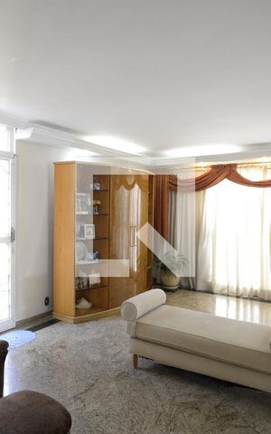 Casa para alugar com 250m², 3 quartos e 4 vagasSala