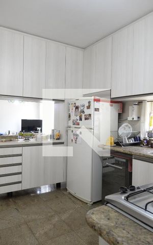 Casa para alugar com 250m², 3 quartos e 4 vagasCozinha