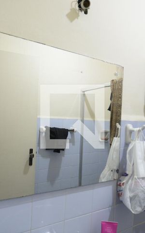 Casa para alugar com 250m², 3 quartos e 4 vagasBanheiro de Serviço 2