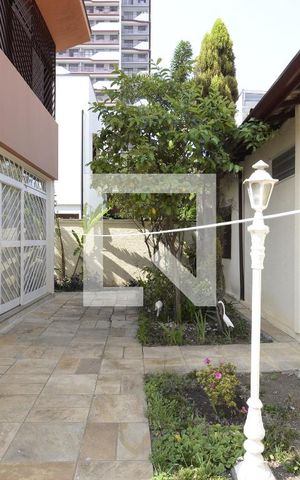 Casa para alugar com 250m², 3 quartos e 4 vagasQuintal