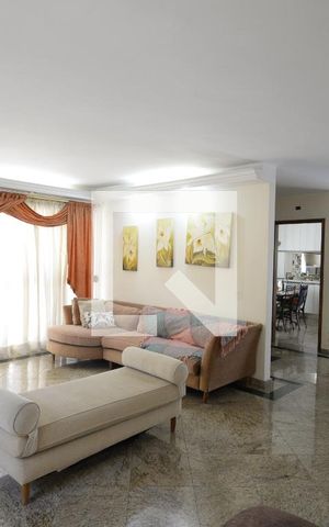 Casa para alugar com 250m², 3 quartos e 4 vagasSala