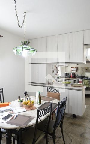 Casa para alugar com 250m², 3 quartos e 4 vagasCopa