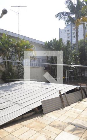 Casa para alugar com 250m², 3 quartos e 4 vagasPiscina
