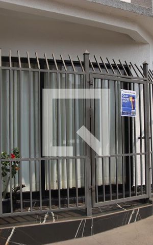 Casa para alugar com 90m², 3 quartos e sem vagaFachada