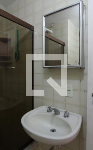 Apartamento à venda com 64m², 2 quartos e 1 vagaBanheiro Social