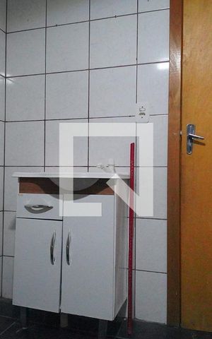 Casa para alugar com 90m², 3 quartos e 1 vaga Casa para alugar com 90m², 3 quartos e 1 vagaBanheiro