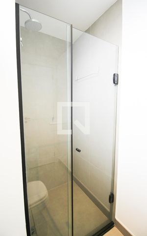 Studio à venda com 28m², 1 quarto e sem vaga Studio à venda com 28m², 1 quarto e sem vagaBanheiro