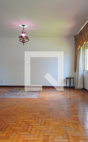 Casa à venda com 200m², 3 quartos e 4 vagasSala