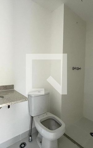 Apartamento à venda com 28m², 1 quarto e sem vaga Apartamento à venda com 28m², 1 quarto e sem vagaBanheiro da Suíte