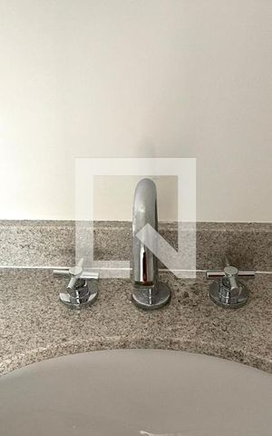 Apartamento à venda com 28m², 1 quarto e sem vaga Apartamento à venda com 28m², 1 quarto e sem vagaBanheiro da Suíte