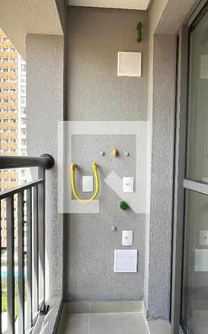 Apartamento à venda com 28m², 1 quarto e sem vaga Apartamento à venda com 28m², 1 quarto e sem vagaVaranda