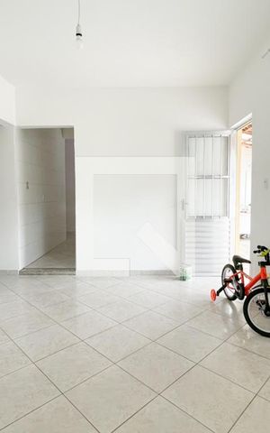 Casa à venda com 120m², 4 quartos e 3 vagas Casa à venda com 120m², 4 quartos e 3 vagasSala
