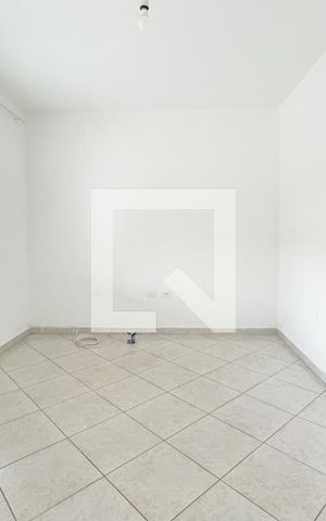 Casa à venda com 120m², 4 quartos e 3 vagas Casa à venda com 120m², 4 quartos e 3 vagasSala