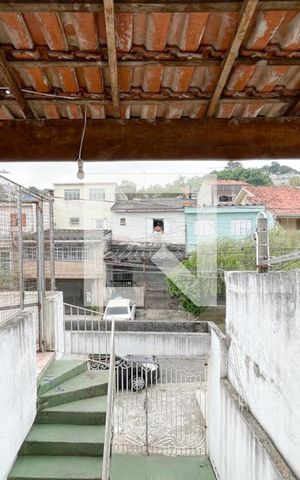 Casa à venda com 120m², 4 quartos e 3 vagas Casa à venda com 120m², 4 quartos e 3 vagasVista - Sala