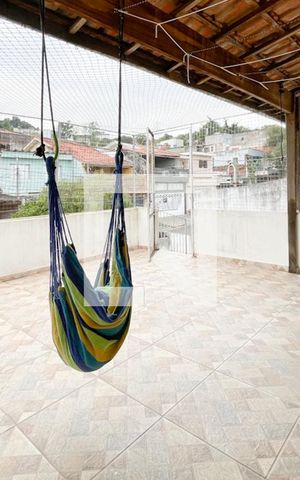 Casa à venda com 120m², 4 quartos e 3 vagas Casa à venda com 120m², 4 quartos e 3 vagasSacada