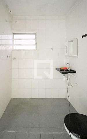 Casa à venda com 120m², 4 quartos e 3 vagas Casa à venda com 120m², 4 quartos e 3 vagasBanheiro Social