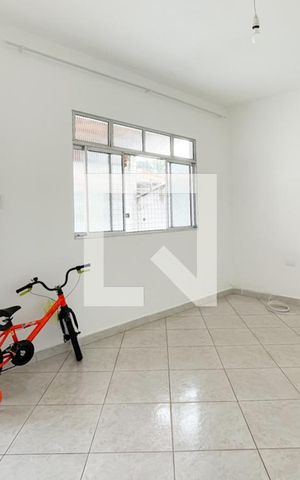Casa à venda com 120m², 4 quartos e 3 vagas Casa à venda com 120m², 4 quartos e 3 vagasSala