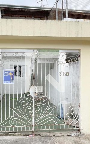 Casa à venda com 120m², 4 quartos e 3 vagas Casa à venda com 120m², 4 quartos e 3 vagasFachada