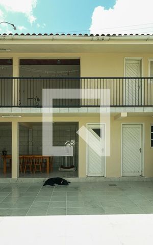 Casa à venda com 360m², 4 quartos e 3 vagas Casa à venda com 360m², 4 quartos e 3 vagasFundos