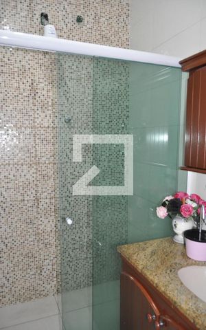 Casa à venda com 108m², 3 quartos e 1 vagaBanheiro