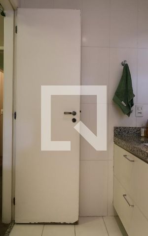 Apartamento à venda com 201m², 3 quartos e 3 vagasBanheiro da Suíte 1