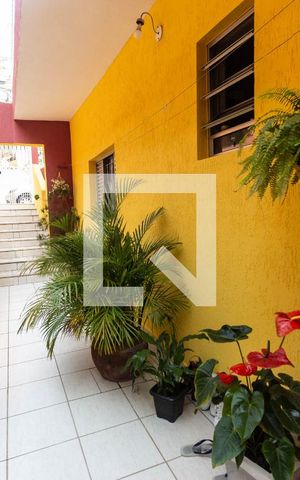 Casa à venda com 300m², 5 quartos e 1 vaga Casa à venda com 300m², 5 quartos e 1 vagaCorredor