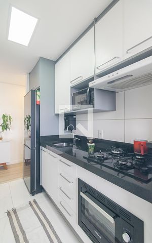 Apartamento à venda com 60m², 2 quartos e 2 vagasCozinha