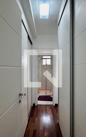 Apartamento à venda com 134m², 3 quartos e 2 vagas Apartamento à venda com 134m², 3 quartos e 2 vagasCloset Suíte 3